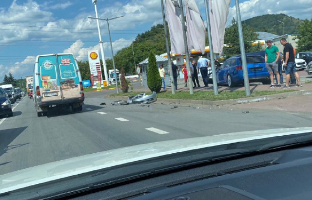 У Мукачеві на Автомобілістів ДТП: Зіткнулось 6 авто (Оновлено)