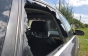 Спроба пограбування чи натяк? В Ужгороді журналісту жбурнули каменюку в авто (ФОТО)