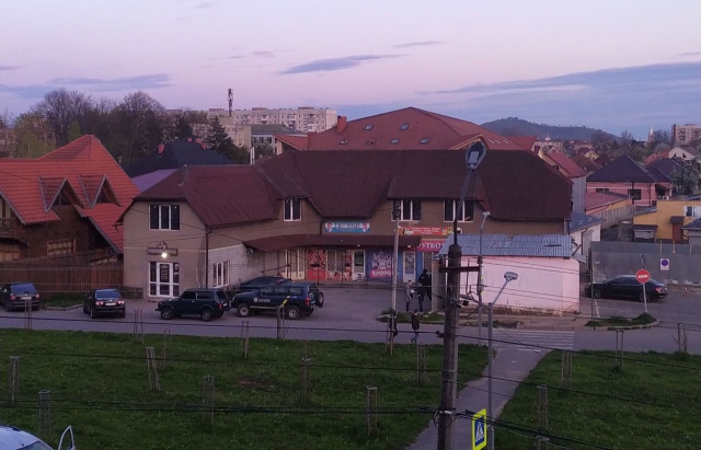 Спецоперація у Мукачеві: затримали наркоторговців (ФОТО, ВІДЕО)