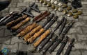 Гранати, автомати та ножі: У Мукачеві взяли чоловіка, який продавав зброю з ООС (ФОТО)