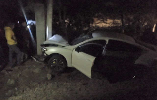 ДТП на Мукачівщині: Mazda влетіла в електроопору (ФОТО, ВІДЕО)
