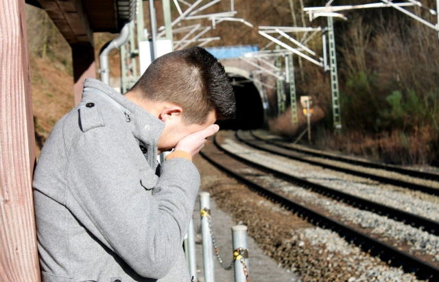 Без ніг і без грошей: В Угорщині чоловік кинувся під потяг, аби отримати страховку майже 3 млн євро