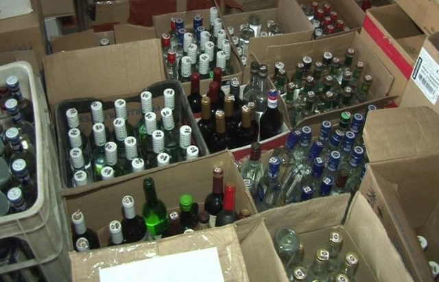 Поліцейські Закарпаття за місяць вилучили нелегального алкоголю та тютюну на майже 300 тис