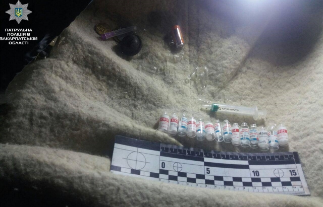 «Кокаїновий шлях»: Закарпаттям йшов наркотрафік, затримано 10 осіб (ФОТО)