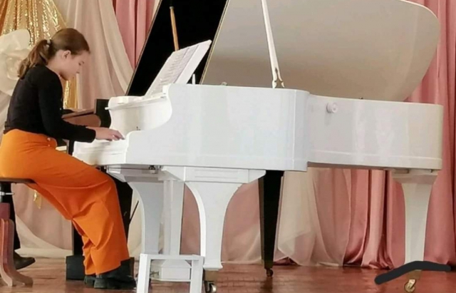 Мукачівка Катерина Плиска здобула престижну нагороду на міжнародному конкурсі серед піаністів