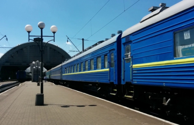 Укрзалізниця призначила додатковий поїзд Київ — Ужгород