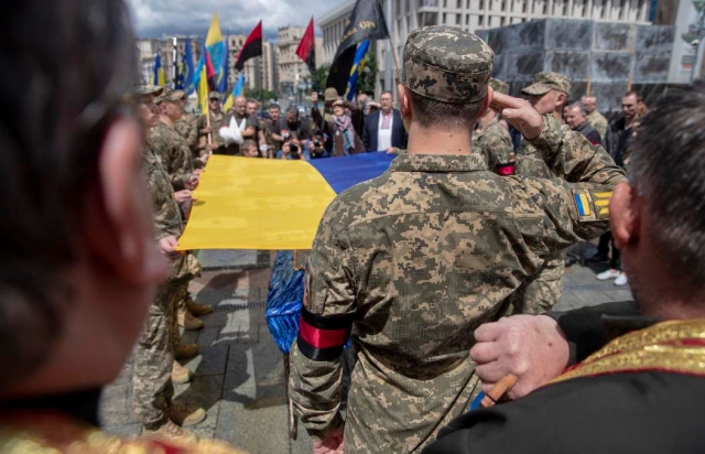 На Майдані Незалежності попрощалися з полеглим комбатом «Карпатська Січ» Олегом Куциним (ФОТО)