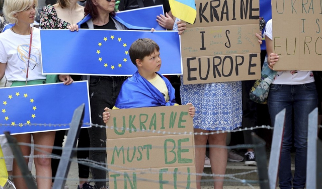 Європарламент закликав лідерів ЄС надати Україні статус кандидата - "Це демонстрація лідерства"