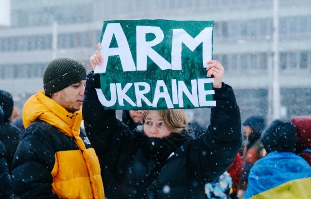 У Братиславі українці вимагали надати більше зброї для боротьби з російським агресором (ФОТО)