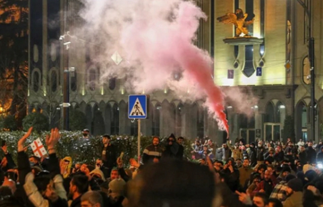 В Грузії спалахнули масові протести проти "проросійського" закону (ФОТО, ВІДЕО)