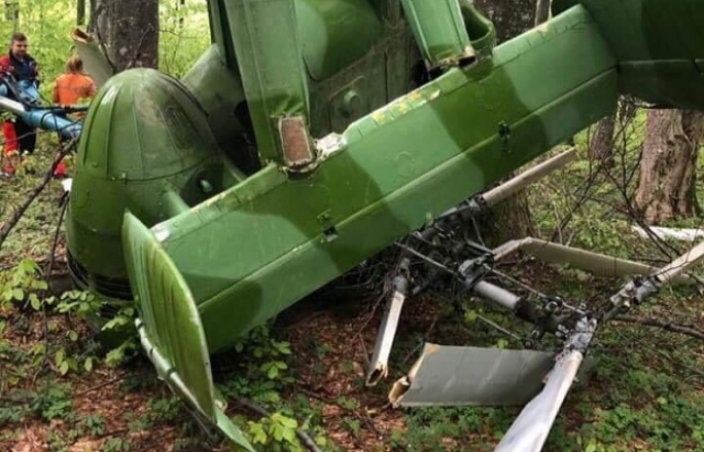 На українсько-румунському кордоні впав вертоліт, який ймовірно перевозив контрабанду. Пілот загинув (ФОТО, ВІДЕО)