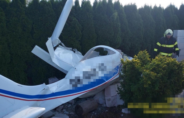 В Чехії впав літак: Є загиблі (ФОТО)