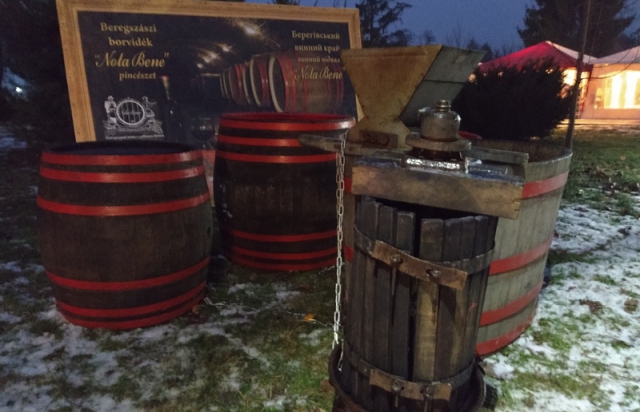 ТОП-3 цікавинки на фестивалі "Червене вино 2020" в Мукачеві (ФОТО)