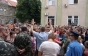 У Берегові розлючений натовп перекрив рух у бік кордону з Угорщиною (ФОТО, ВІДЕО)
