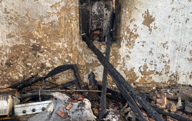 Згорілий будинок на Берегівщині, в якому загинуло 4 людини