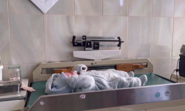 У "вікні життя" Закарпатської обласної дитячої лікарні залишили немовля (ВІДЕО)